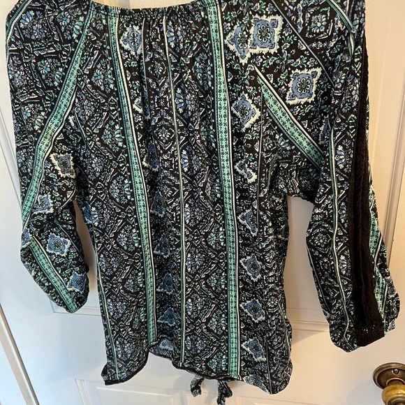 French Laundry size medium 3/4 sleeve top with lace on the arms. Comfy! - Picture 2 of 2